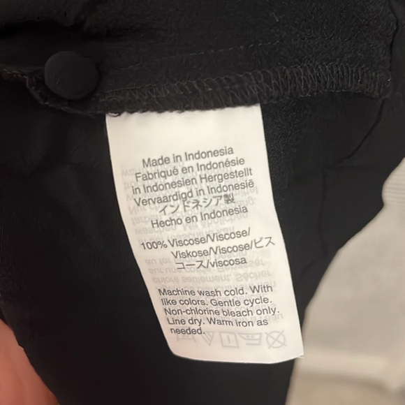 Perfect little black dress for fall/winter - Picture 5 of 5